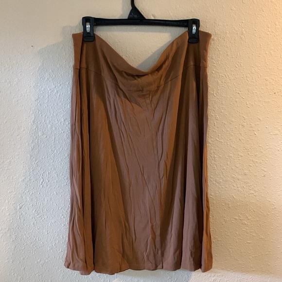 Brown skirt - Picture 2 of 3